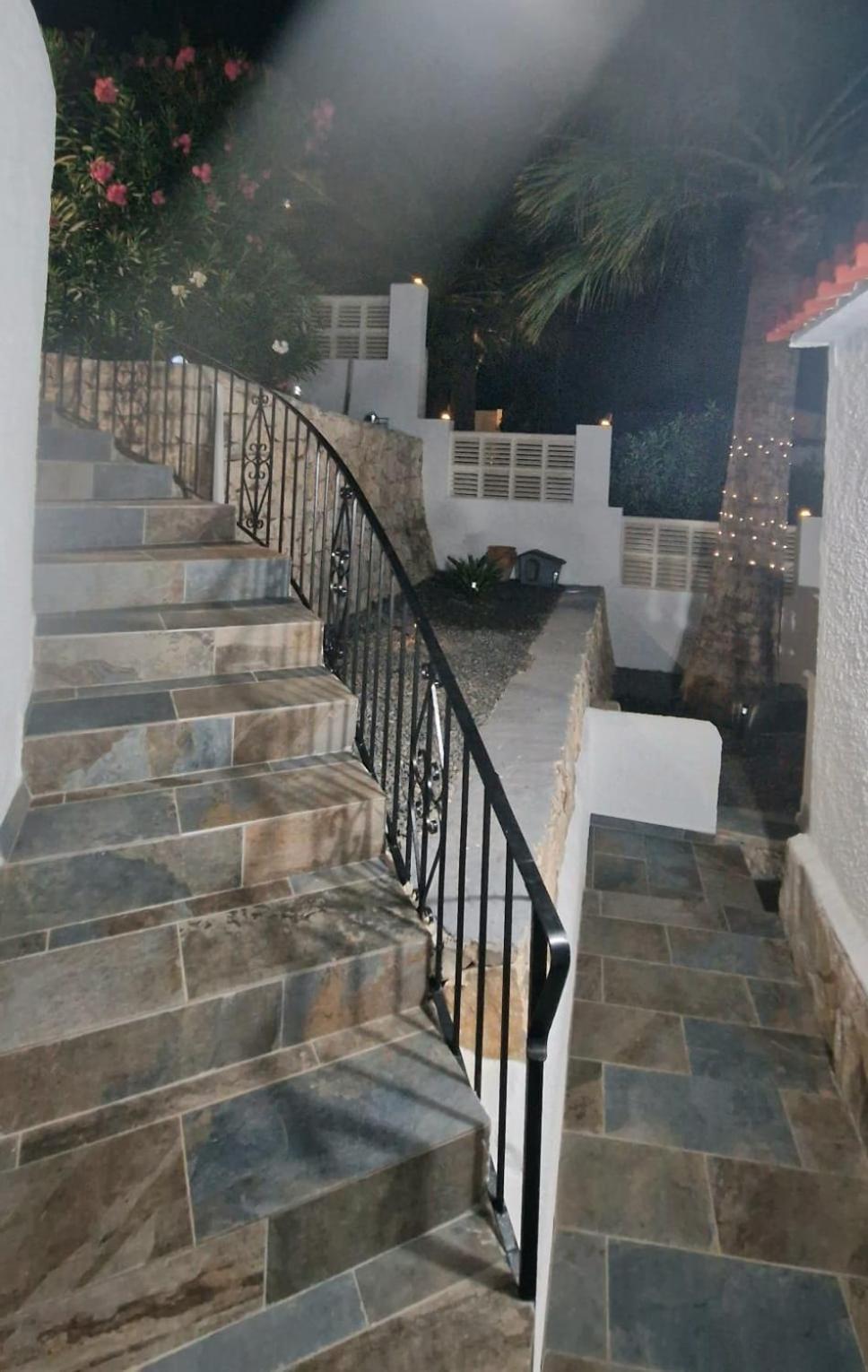 Maryvilla Zohra Calpe Buitenkant foto