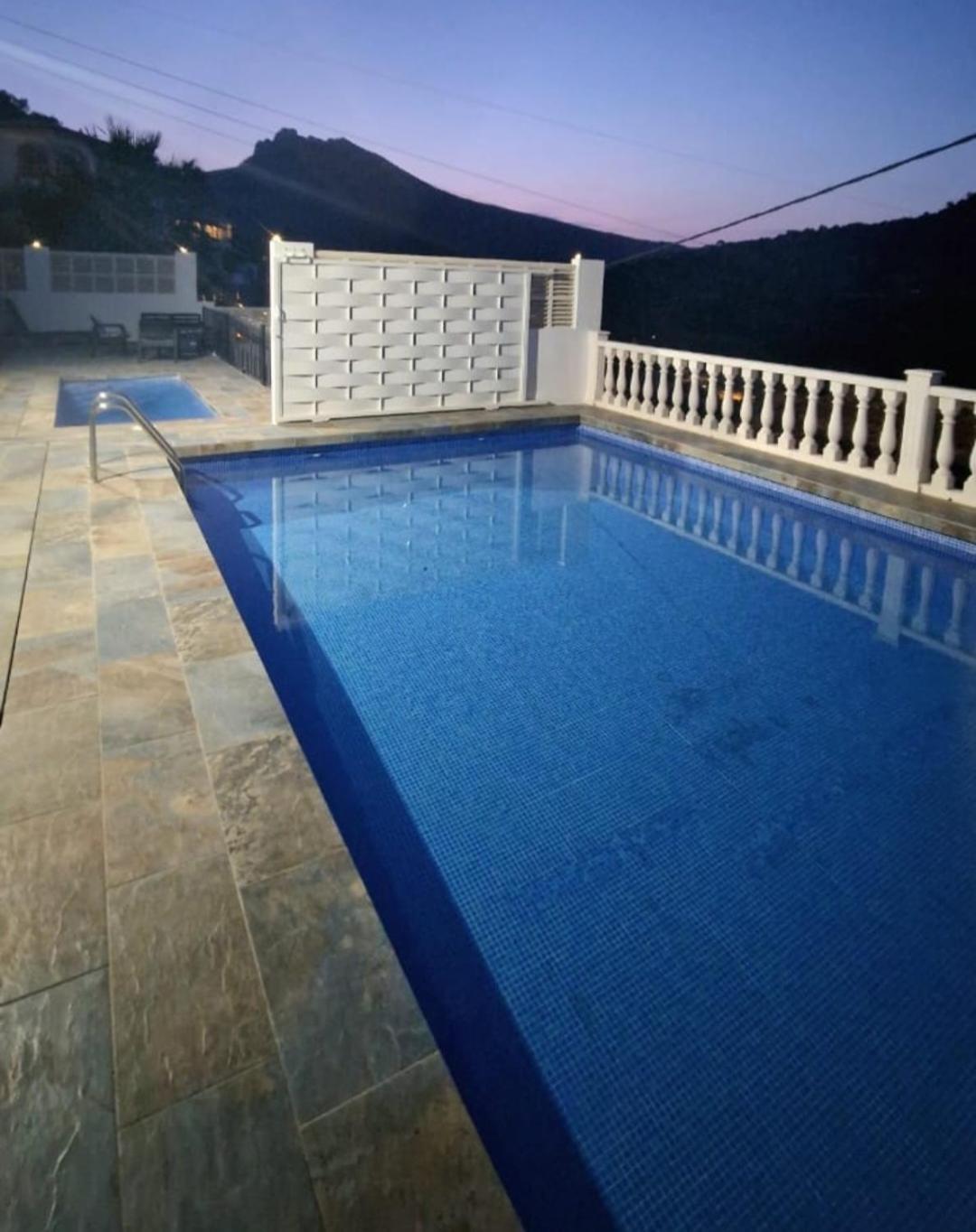 Maryvilla Zohra Calpe Buitenkant foto